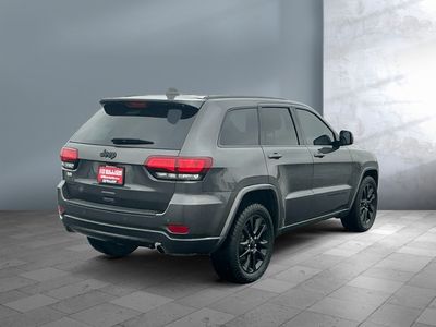 2019 Jeep Grand Cherokee — engine compartment view