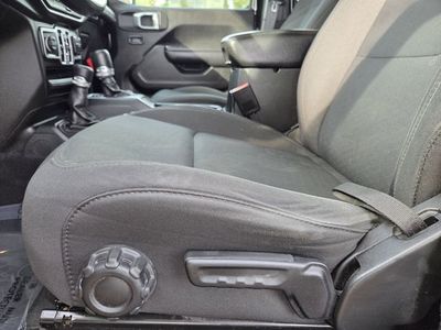 2022 Jeep Wrangler - Photo 15