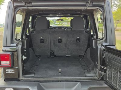 2022 Jeep Wrangler - Photo 25
