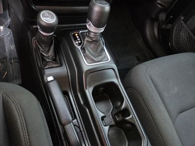 2022 Jeep Wrangler - Photo 12