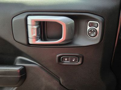 2022 Jeep Wrangler - Photo 18