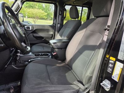 2022 Jeep Wrangler - Photo 14