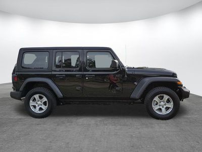 2022 Jeep Wrangler - Photo 3