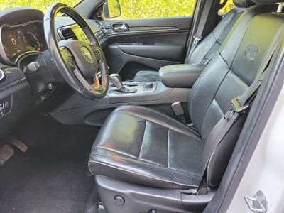 2020 Jeep Grand Cherokee — interior view