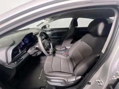 2019 Hyundai Elantra — photo 12 view