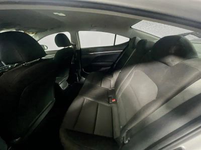 2019 Hyundai Elantra — photo 24 view