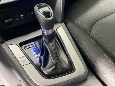 2019 Hyundai Elantra — photo 20 view
