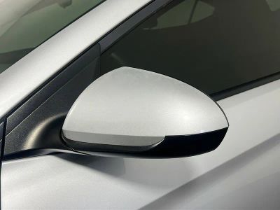 2019 Hyundai Elantra — photo 10 view