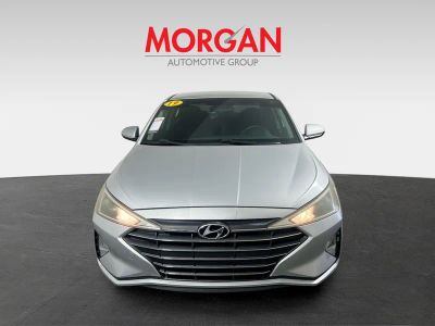 2019 Hyundai Elantra — photo 8 view