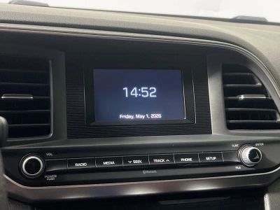 2019 Hyundai Elantra — photo 23 view