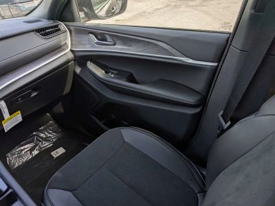 2026 Jeep Grand Cherokee — photo 18 view