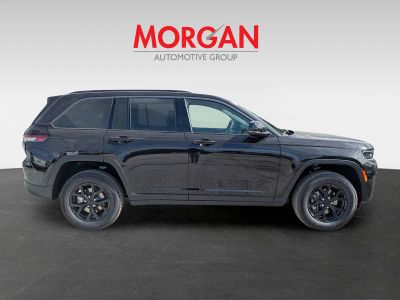 2026 Jeep Grand Cherokee — side profile view