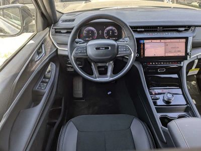 2026 Jeep Grand Cherokee — photo 17 view