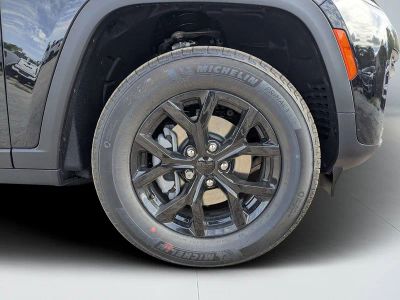 2026 Jeep Grand Cherokee — photo 10 view