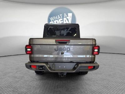 2026 Jeep Gladiator — detail view