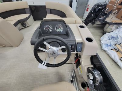 2025 Harris Flotebote Cruiser 210 - Photo 16