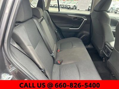 2025 Toyota RAV4 Hybrid - Photo 8