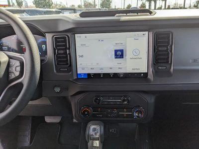2026 Ford Bronco — photo 14 view