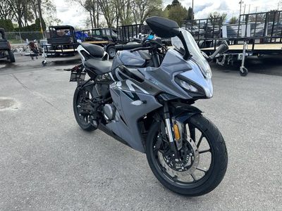 2023 CFMOTO 300SS - Photo 1