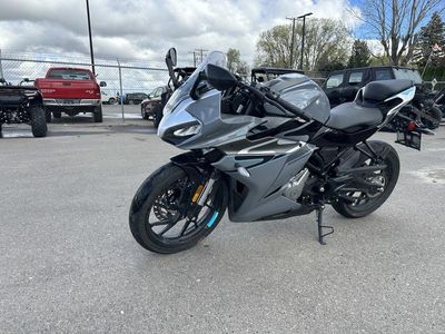 2023 CFMOTO 300SS - Photo 6