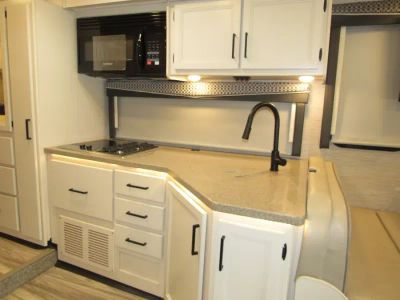 2023 Thor Motor Coach FOUR WINDS - Photo 8