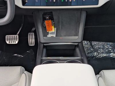 2022 Tesla Model X — photo 22 view
