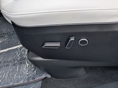2022 Tesla Model X — photo 24 view