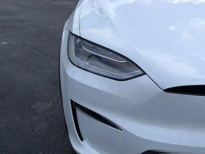 2022 Tesla Model X — photo 10 view