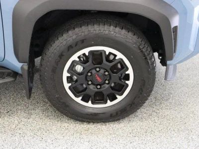 2025 Toyota 4Runner 4WD - Photo 5