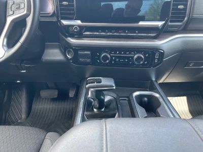 2025 Chevrolet Silverado 1500 - Photo 13