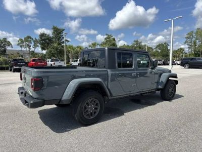 2026 Jeep Gladiator — side profile view