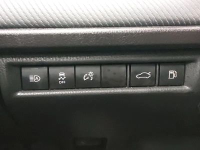 2025 Toyota Camry — photo 13 view