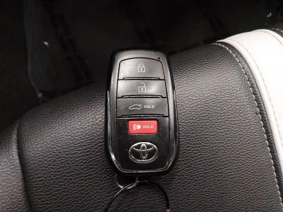 2025 Toyota Camry — photo 15 view