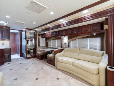 2008 Fleetwood Revolution 42N - Photo 7