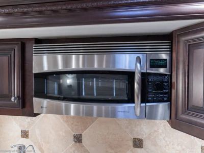 2008 Fleetwood Revolution 42N - Photo 20