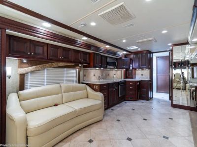 2008 Fleetwood Revolution 42N - Photo 10