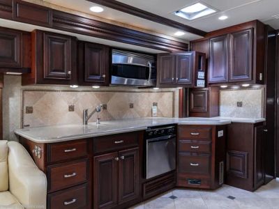2008 Fleetwood Revolution 42N - Photo 13