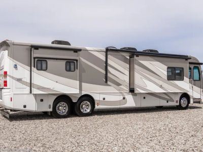 2008 Fleetwood Revolution 42N - Photo 43
