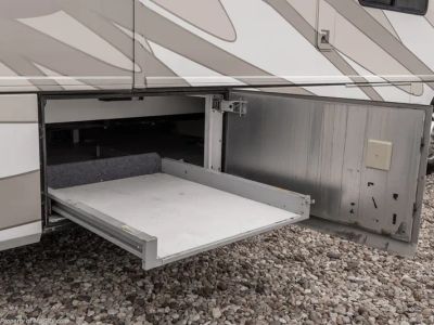 2008 Fleetwood Revolution 42N - Photo 42