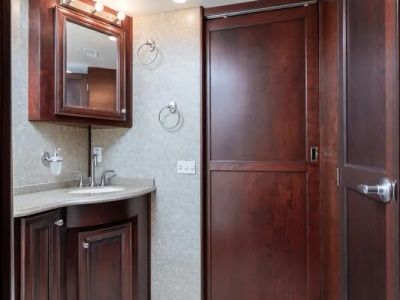 2008 Fleetwood Revolution 42N - Photo 23