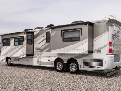 2008 Fleetwood Revolution 42N - Photo 45