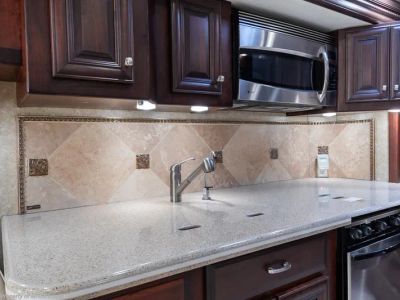 2008 Fleetwood Revolution 42N - Photo 14
