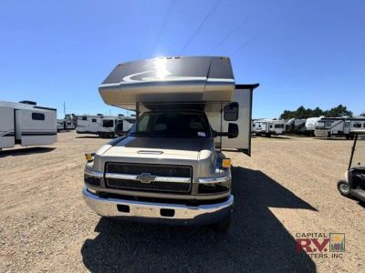 2009 Jayco Seneca HD — front three-quarter view
