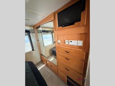2009 Jayco Seneca HD — photo 28 view