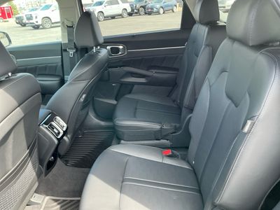 2026 Kia Sorento — photo 17 view