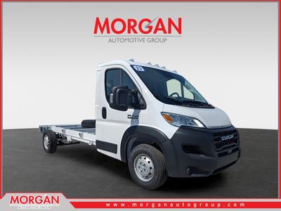2023 Ram ProMaster 3500 Cutaway BOX VAN 14' BOX VAN in White — front three-quarter view