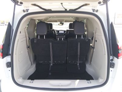 2023 Chrysler Pacifica — photo 11 view