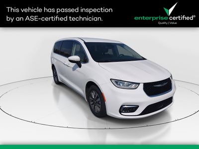 2023 Chrysler Pacifica Hybrid Touring L FWD — front three-quarter view