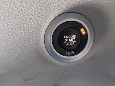 2023 Chrysler Pacifica — photo 19 view