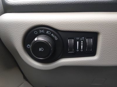 2023 Chrysler Pacifica — photo 13 view